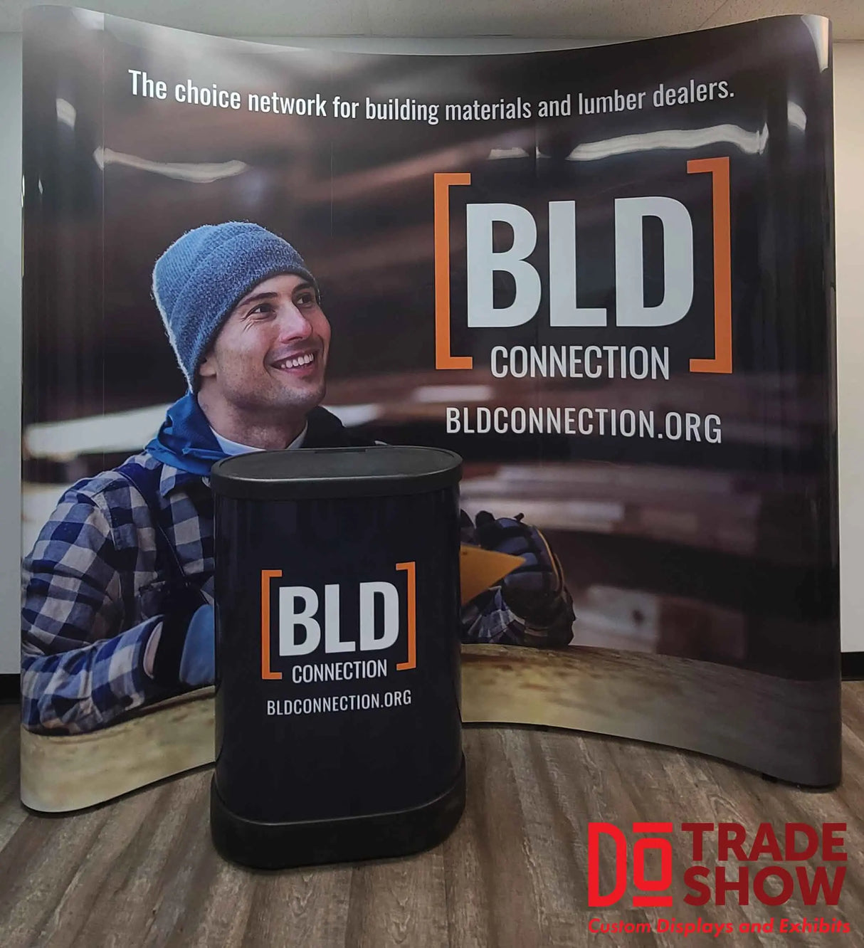 10 Ft Pop Up Display - Luminaire DoTradeshow
